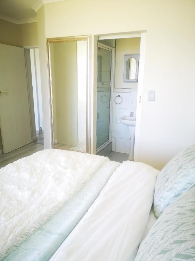 Cape Town Family Beachfront Apartment Leisure Bay Экстерьер фото